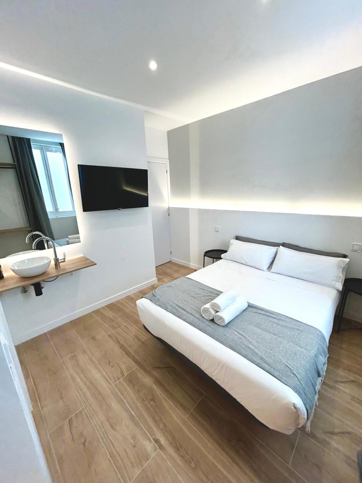 فندق Casa De Huespedes San Andres مدريد المظهر الخارجي الصورة