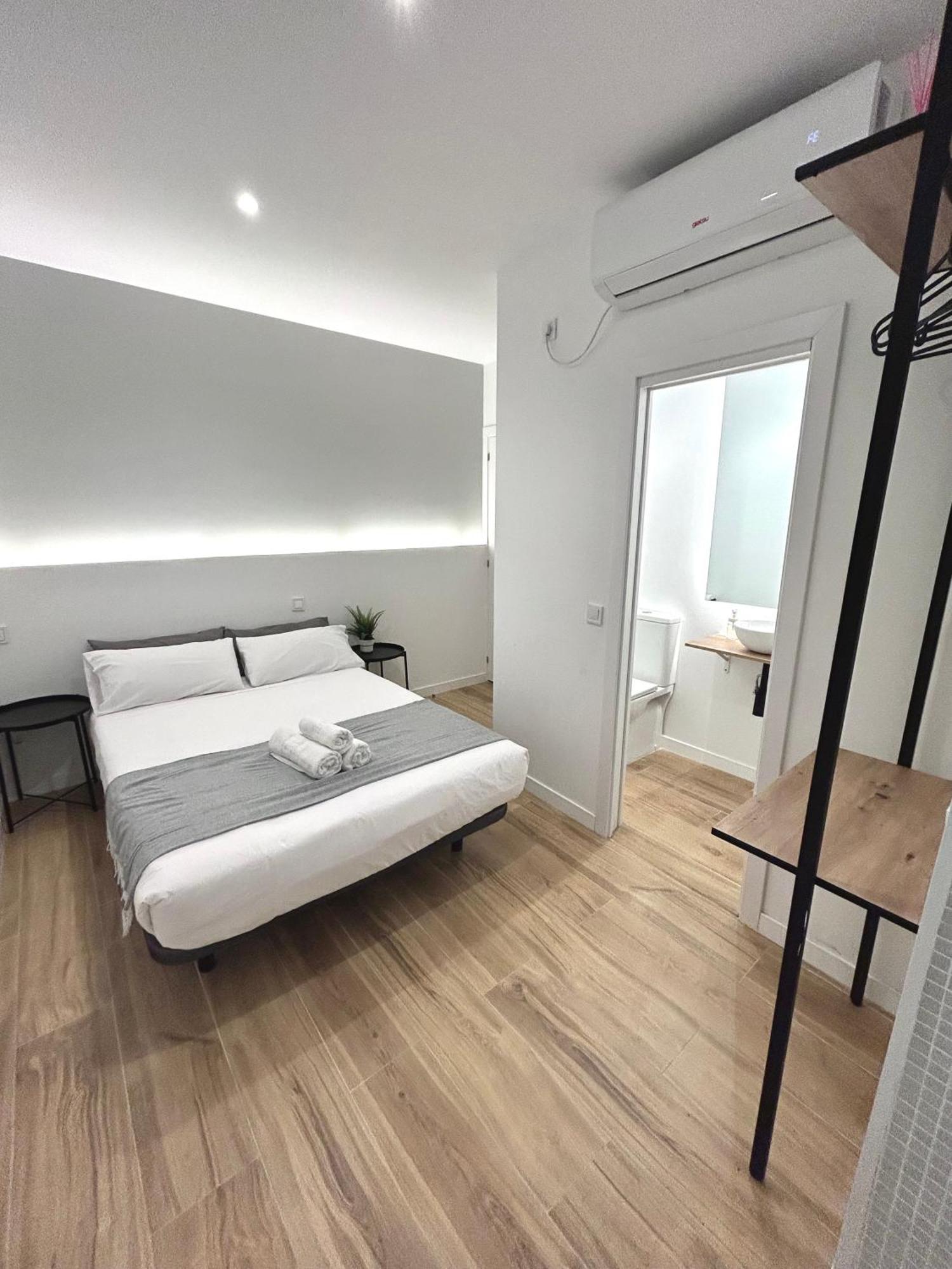 فندق Casa De Huespedes San Andres مدريد المظهر الخارجي الصورة